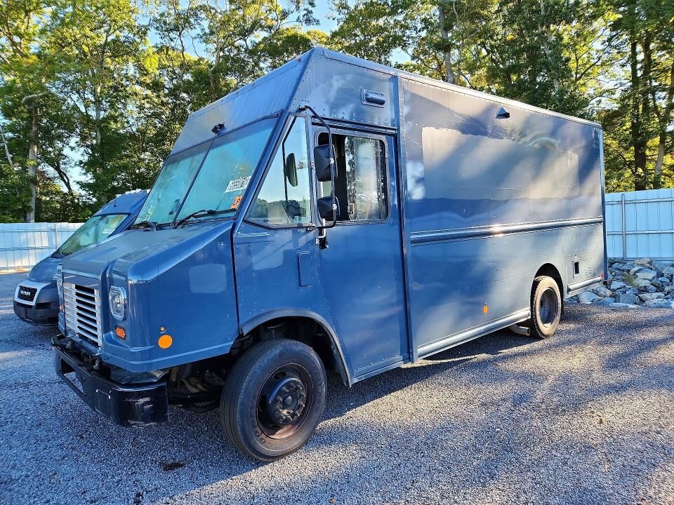 2021 FORD Commercial Chassis