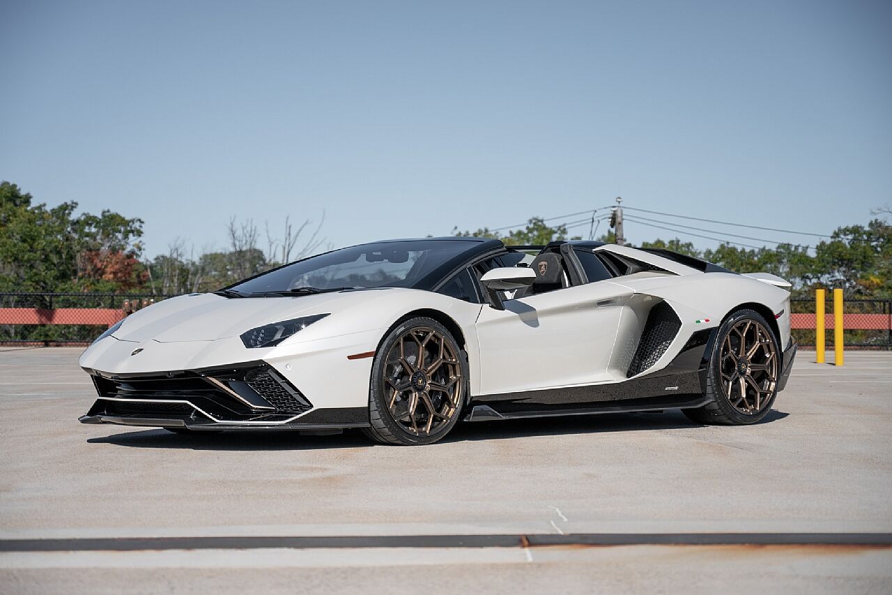 2022 LAMBORGHINI Aventador
