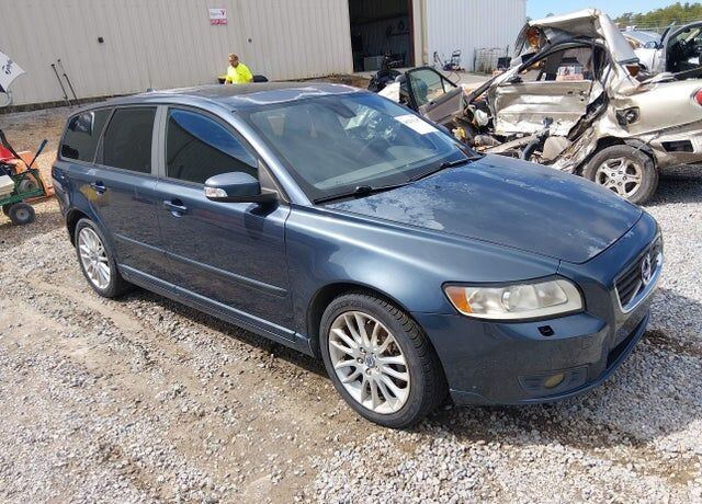 2011 VOLVO V50