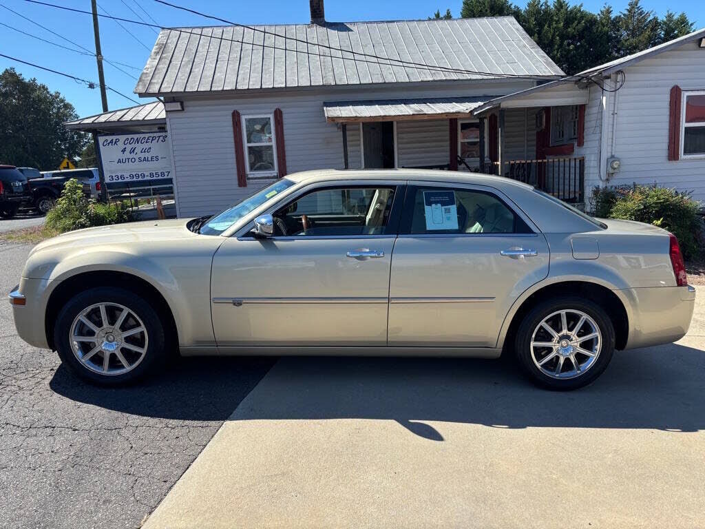 2010 CHRYSLER 300C