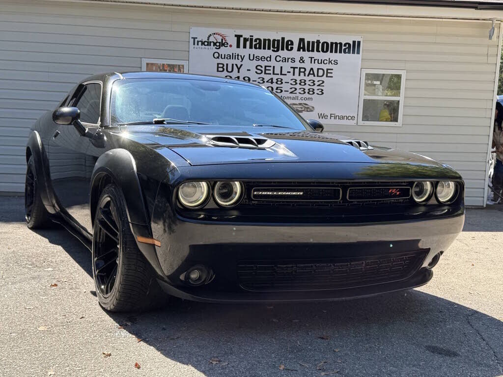 2017 DODGE Challenger