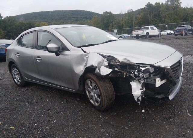 2015 MAZDA Mazda3