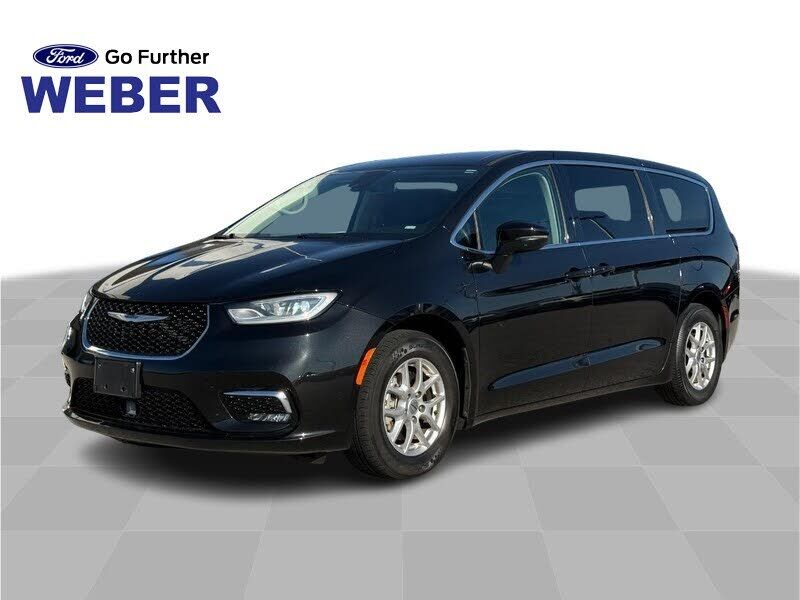 2023 CHRYSLER Pacifica