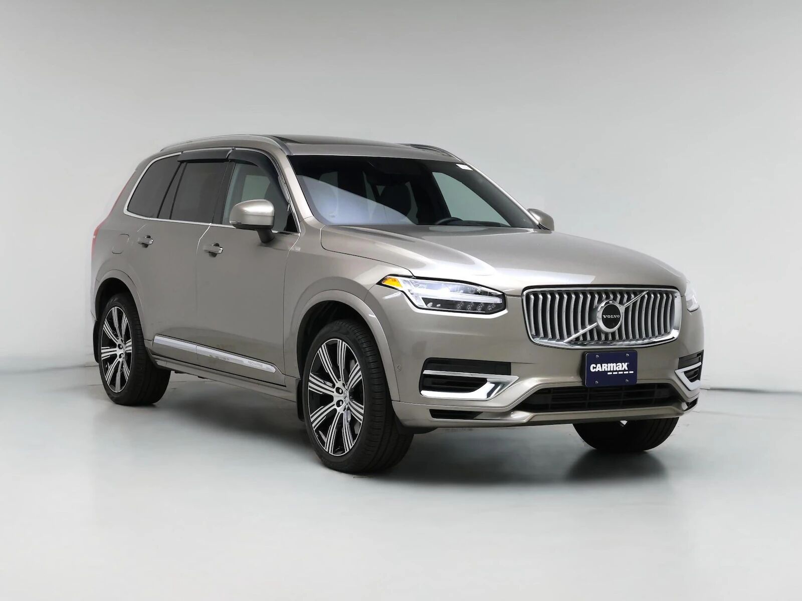 2022 VOLVO XC90