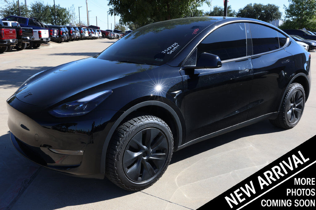 2024 TESLA Model Y