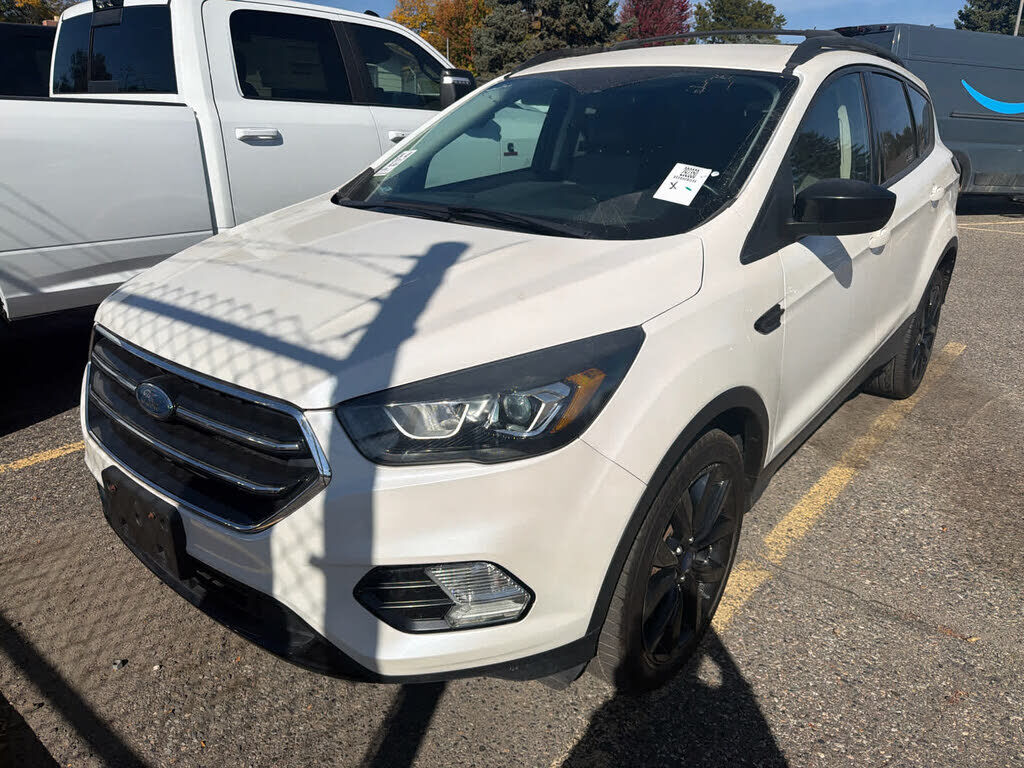 2017 FORD Escape