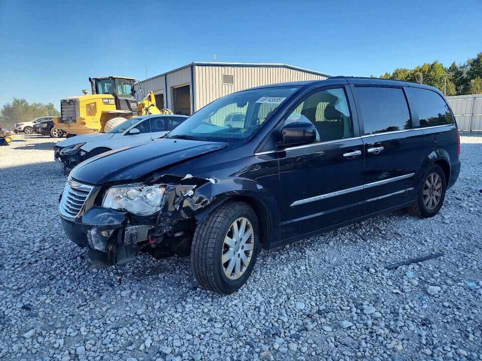 2016 CHRYSLER Town and Country