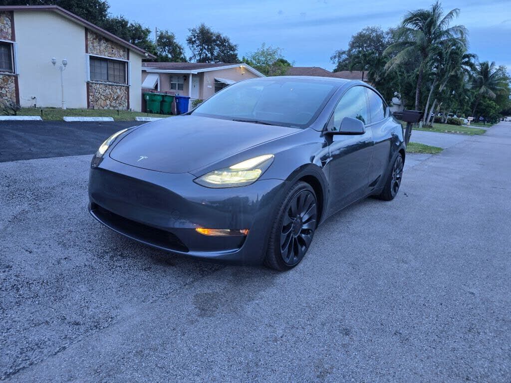 2023 TESLA Model Y