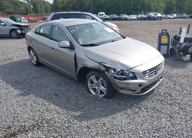 2015 VOLVO S60