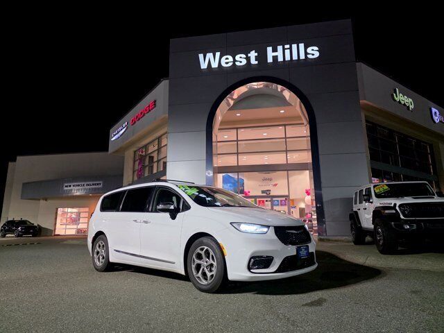 2023 CHRYSLER Pacifica