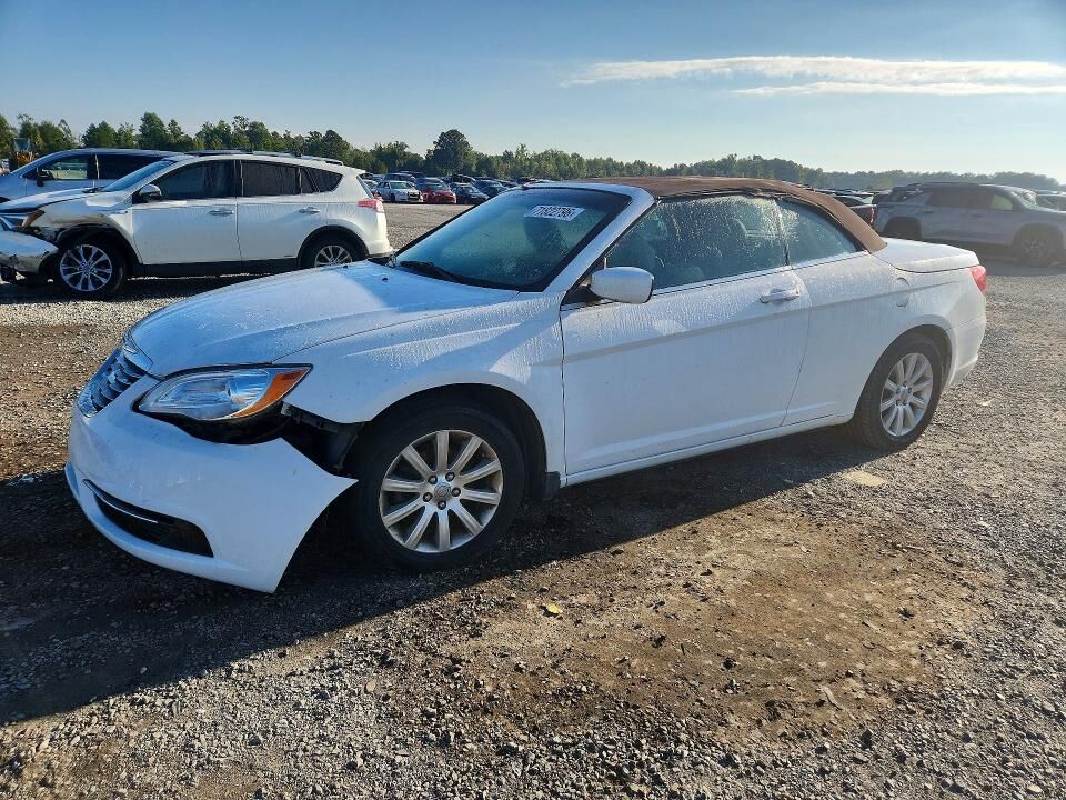 2013 CHRYSLER 200