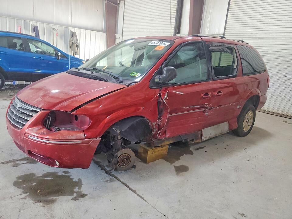 2005 CHRYSLER Town and Country