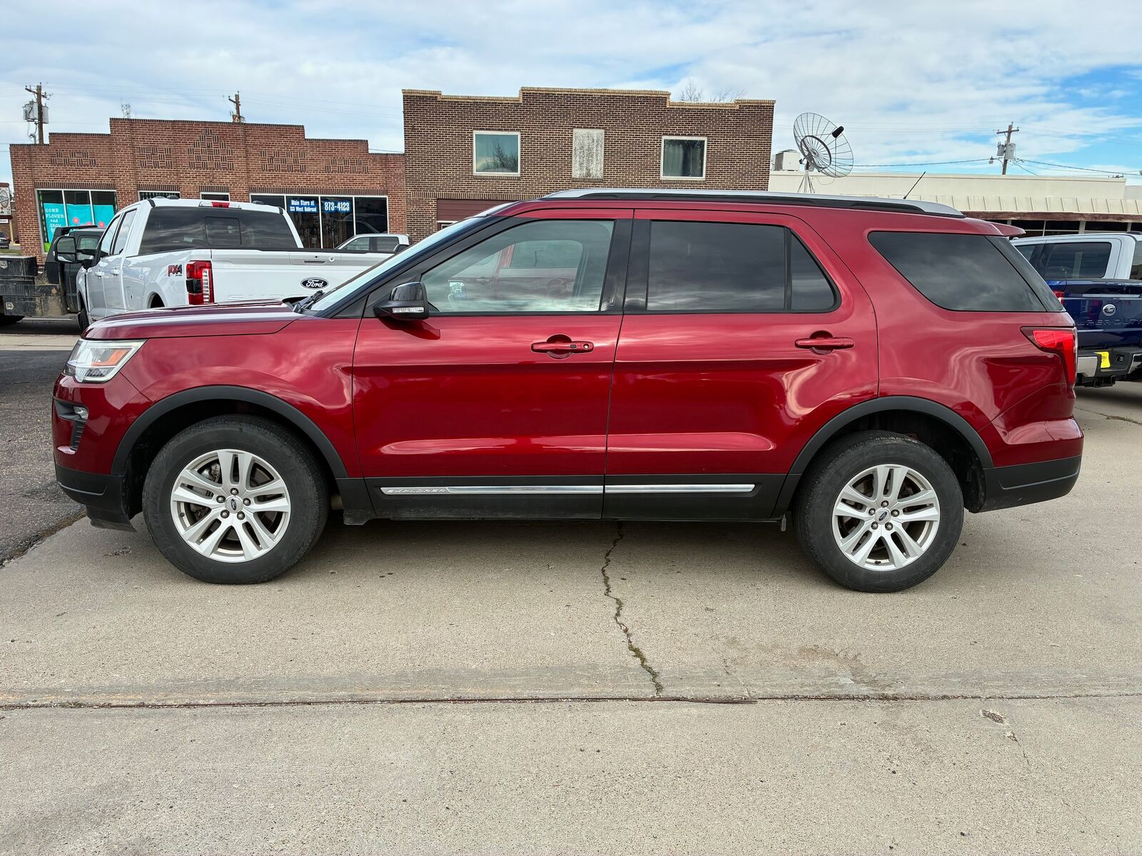 2018 FORD Explorer