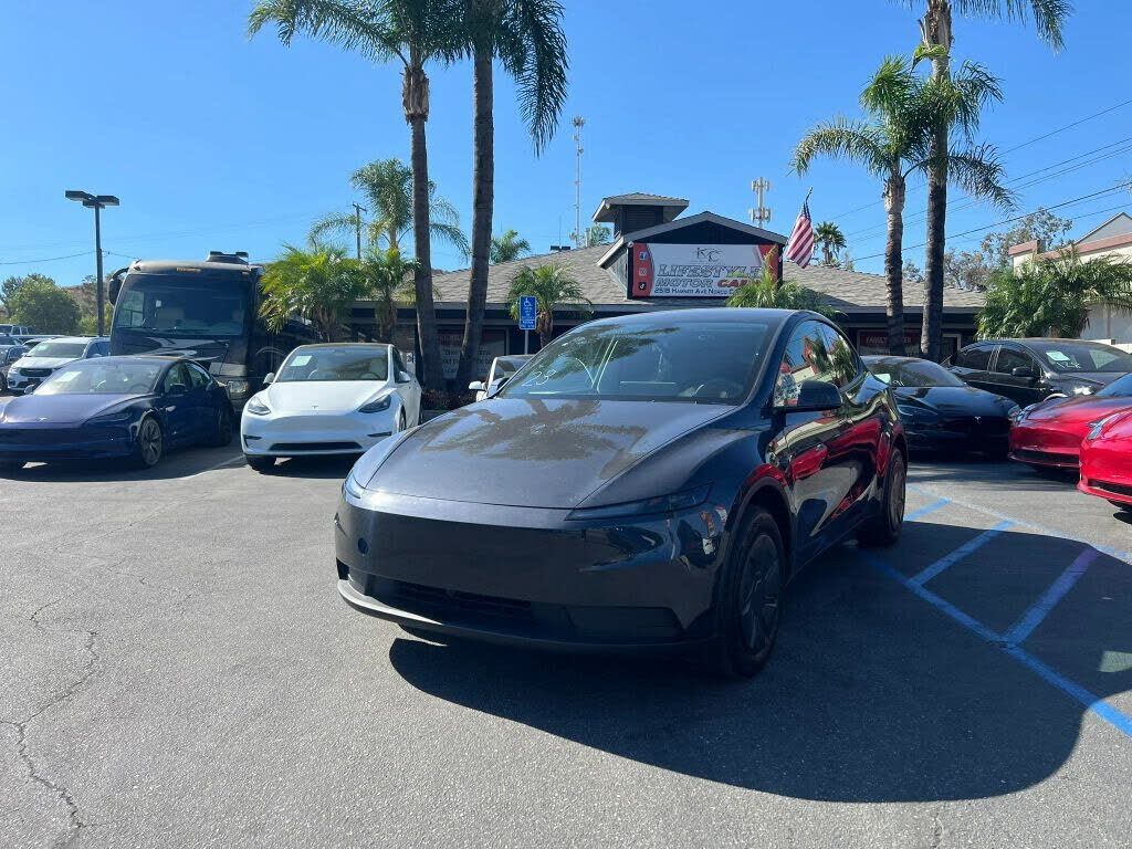 2026 TESLA Model Y