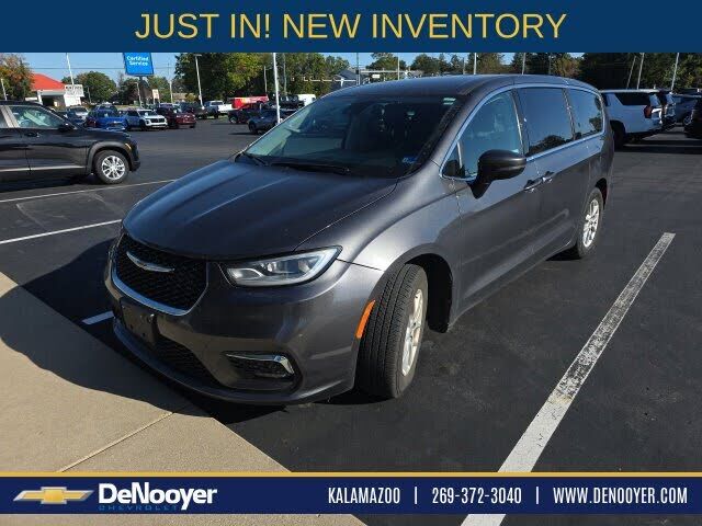 2023 CHRYSLER Pacifica