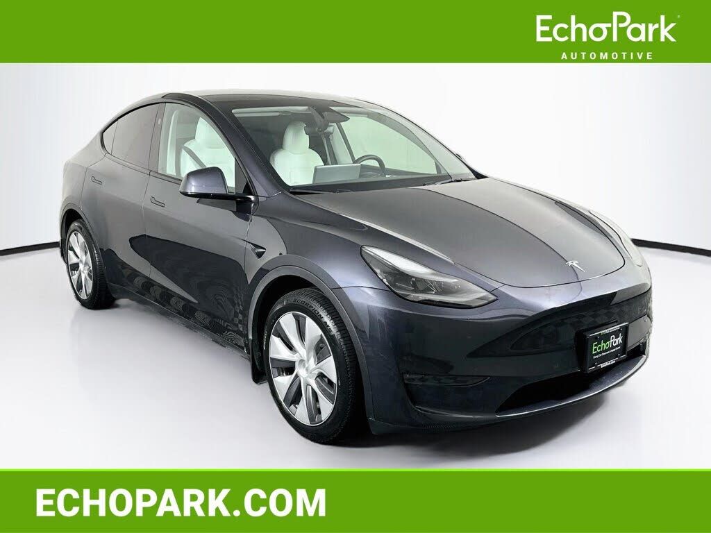 2024 TESLA Model Y