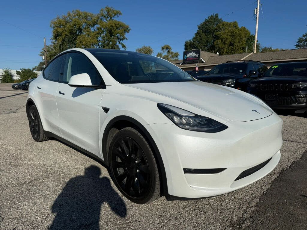 2023 TESLA Model Y
