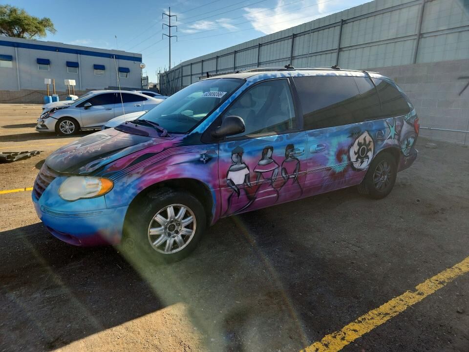 2005 CHRYSLER Town and Country