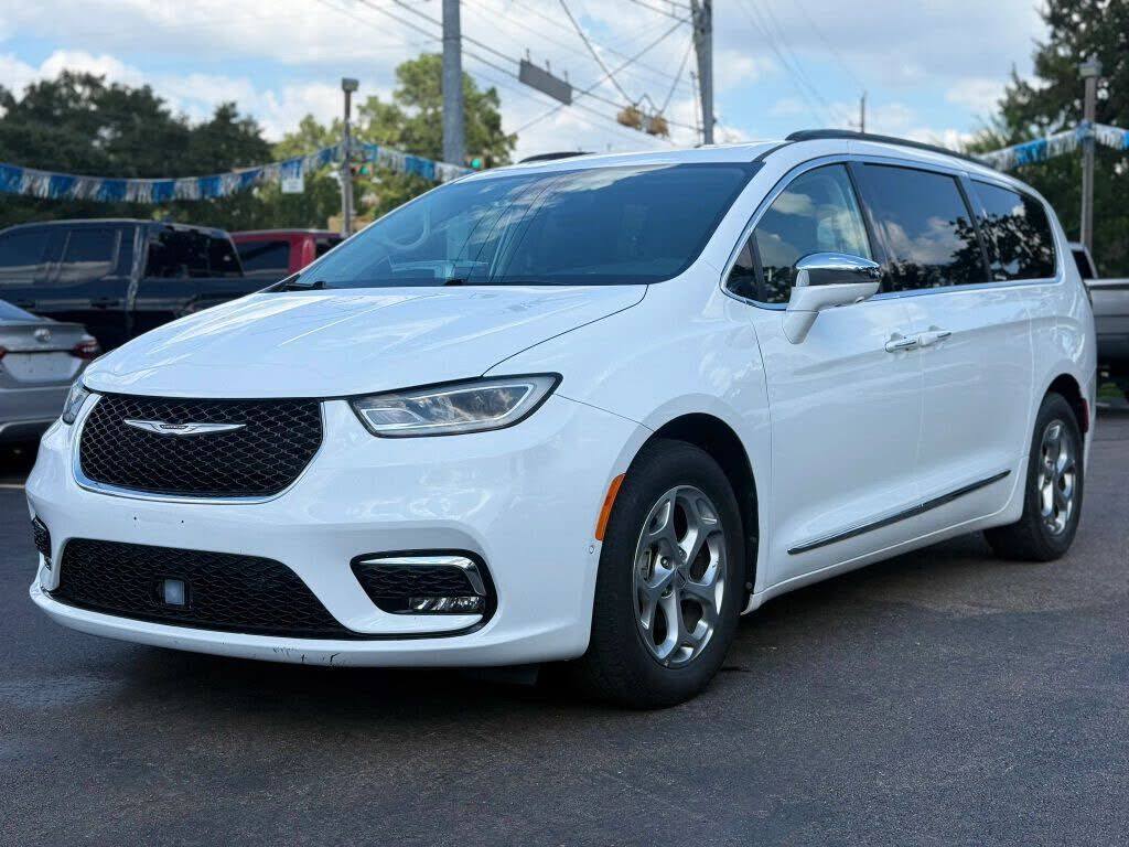 2022 CHRYSLER Pacifica