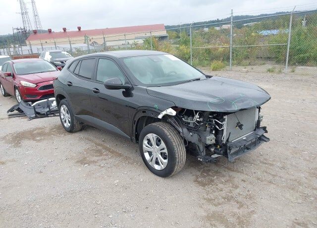 2025 CHEVROLET Trax