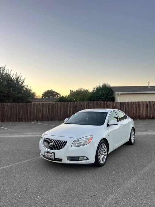 2011 BUICK Regal