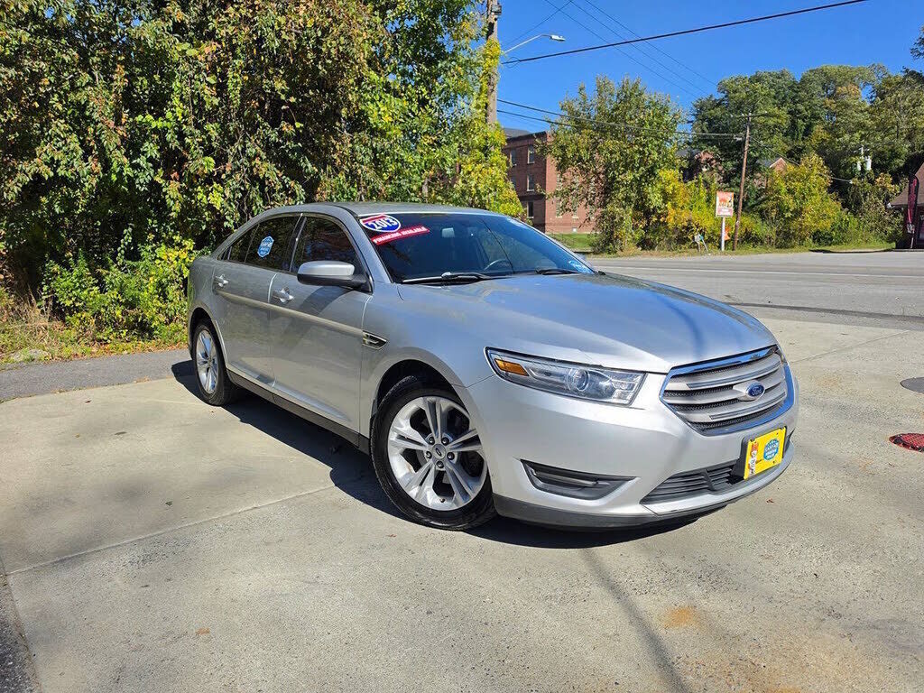 2013 FORD Taurus