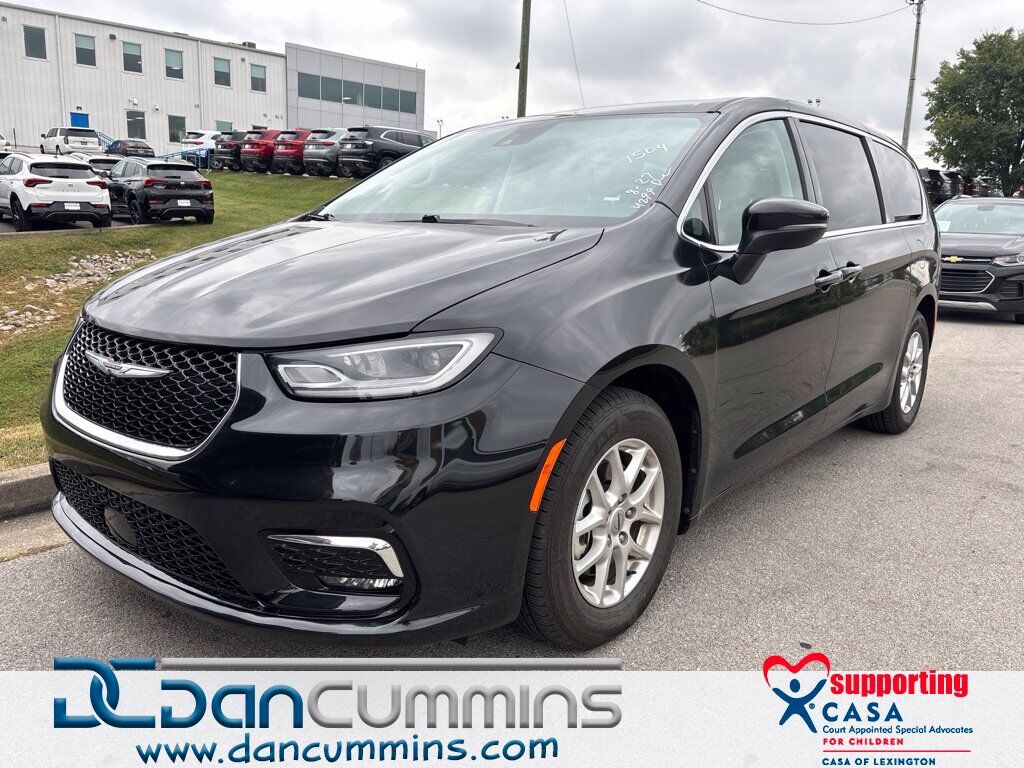 2023 CHRYSLER Pacifica