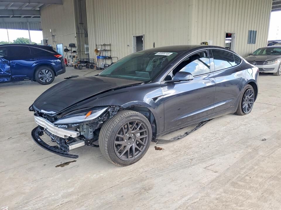 2026 TESLA Model 3