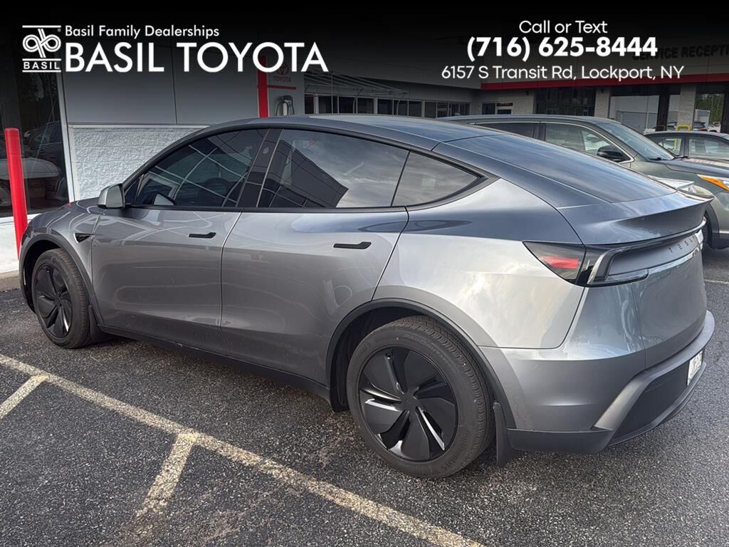 2026 TESLA Model Y