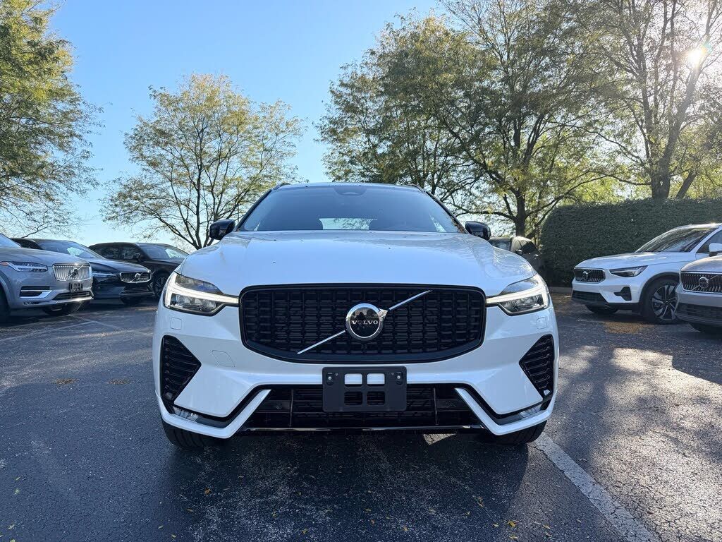 2025 VOLVO XC60