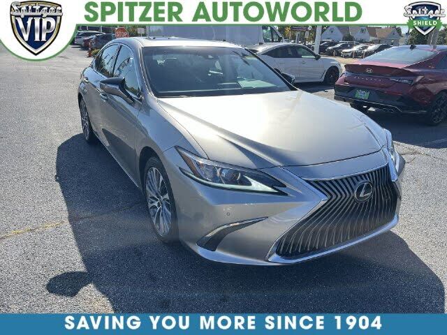 2019 LEXUS ES