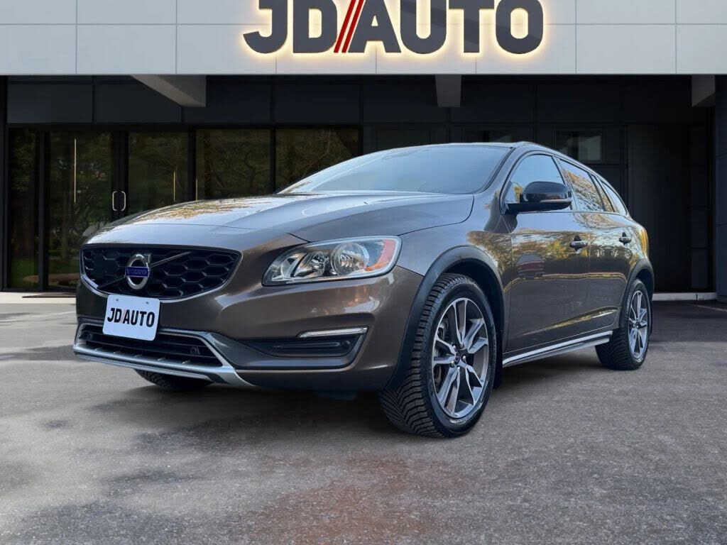 2016 VOLVO V60CC