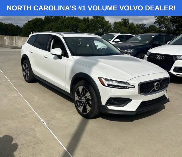 2026 VOLVO V60CC