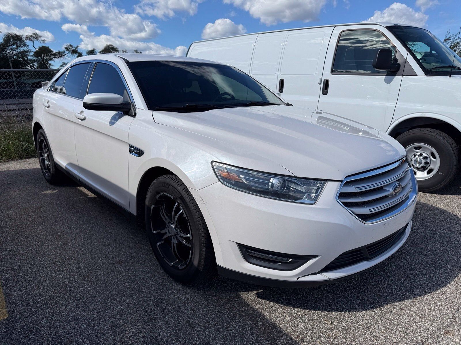2018 FORD Taurus