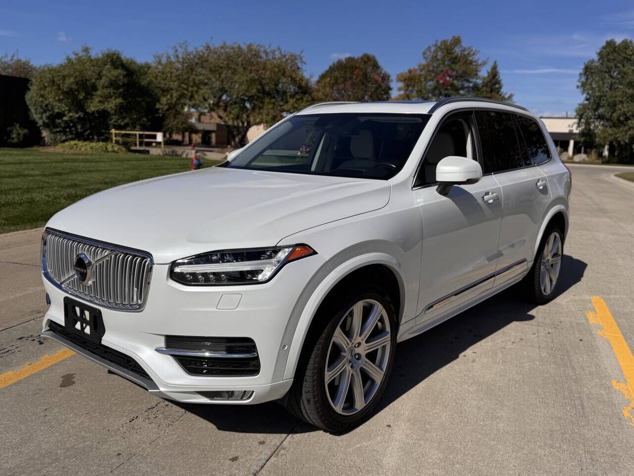 2019 VOLVO XC90