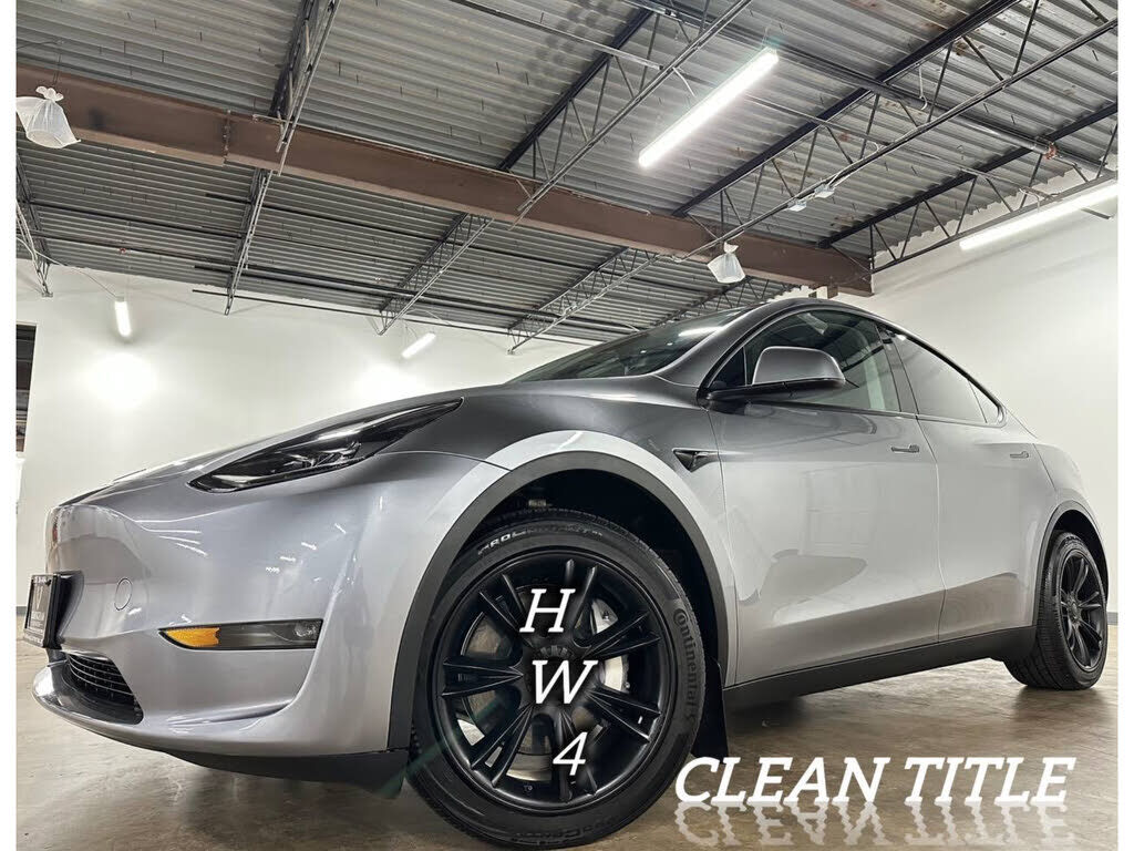 2024 TESLA Model Y