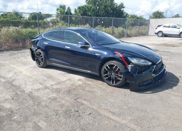 2014 TESLA Model S