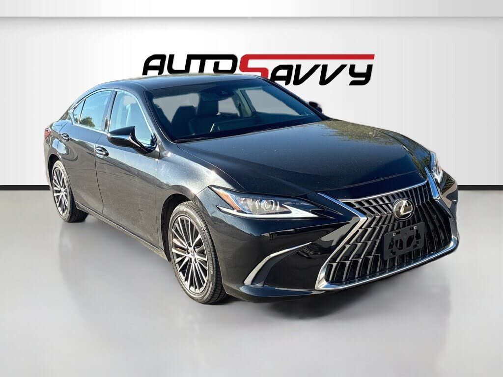 2022 LEXUS ES