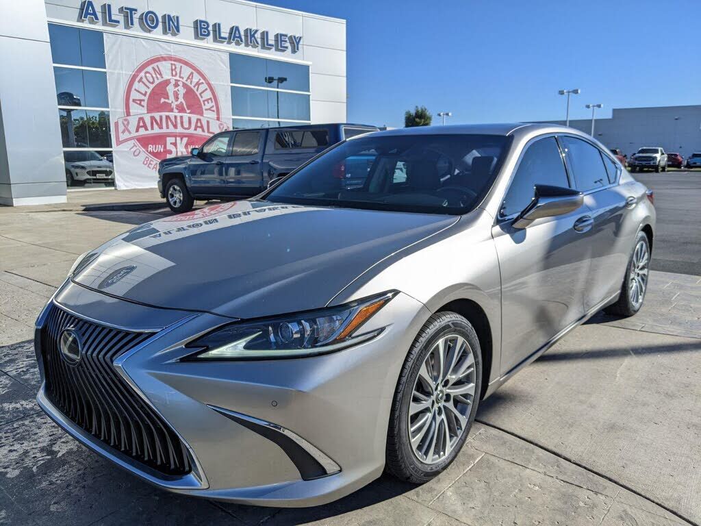 2020 LEXUS ES
