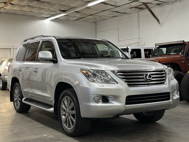 2011 LEXUS LX