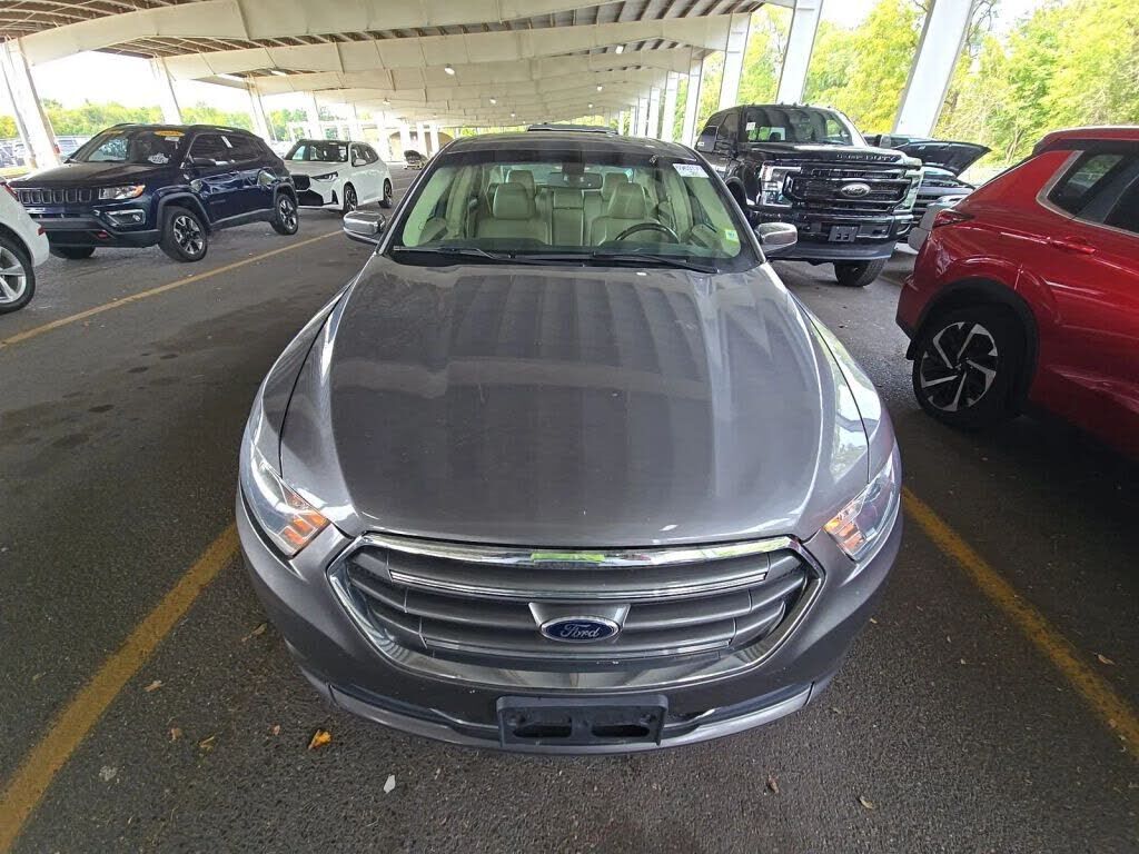 2013 FORD Taurus