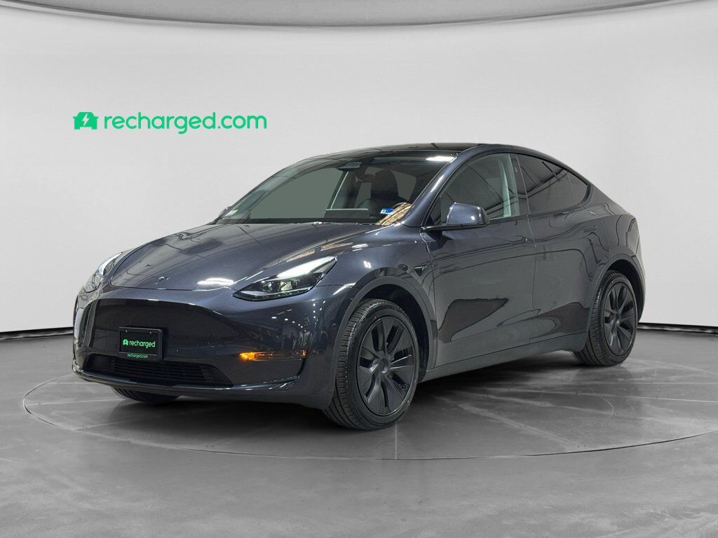 2025 TESLA Model Y