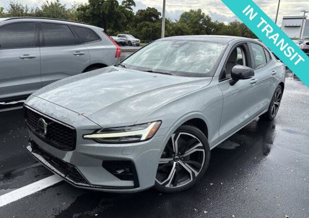 2024 VOLVO S60