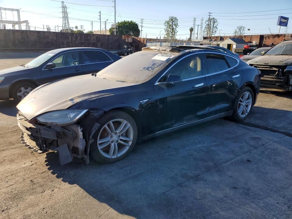 2014 TESLA Model S