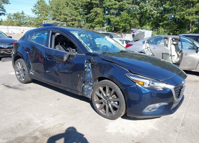 2018 MAZDA Mazda3