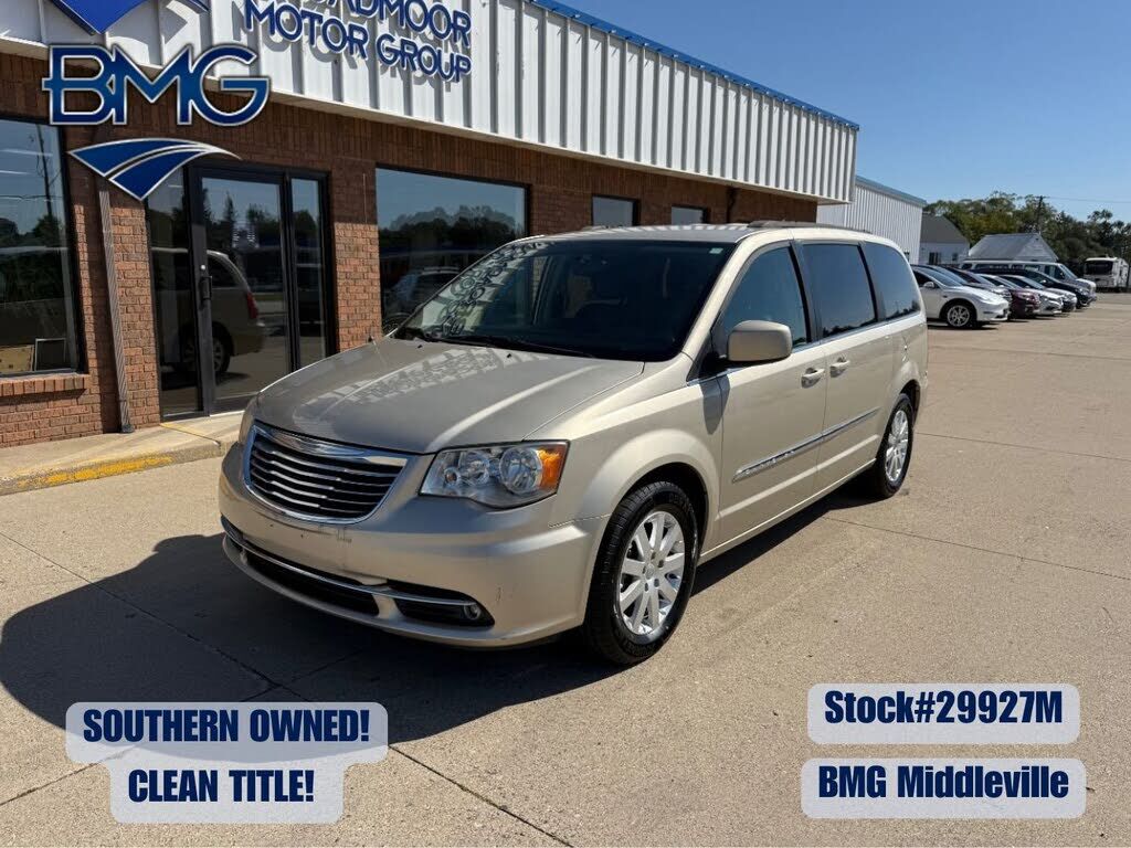 2014 CHRYSLER Town and Country