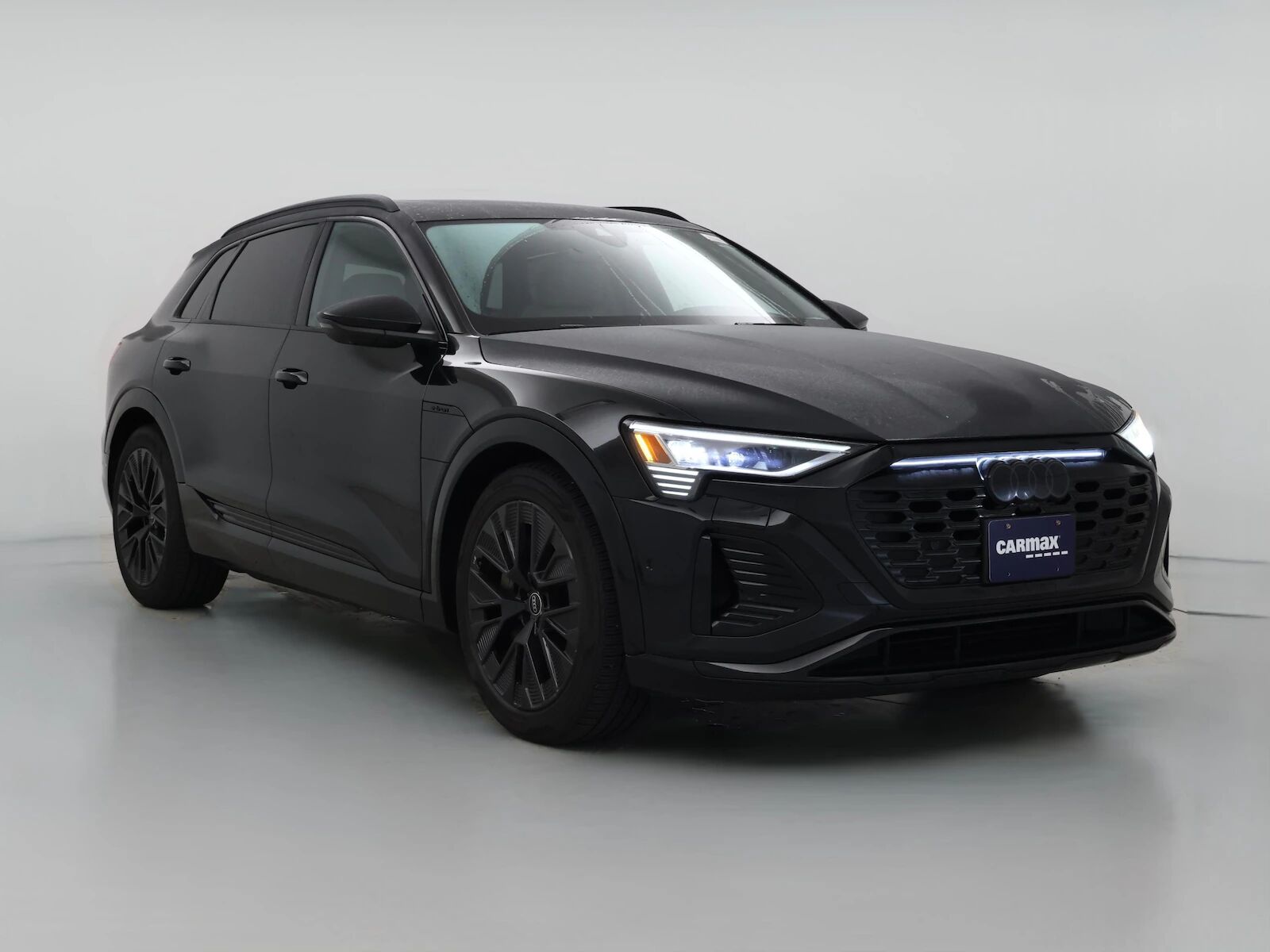 2024 AUDI Q8