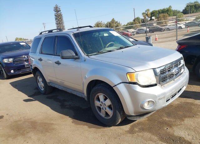 2010 FORD Escape
