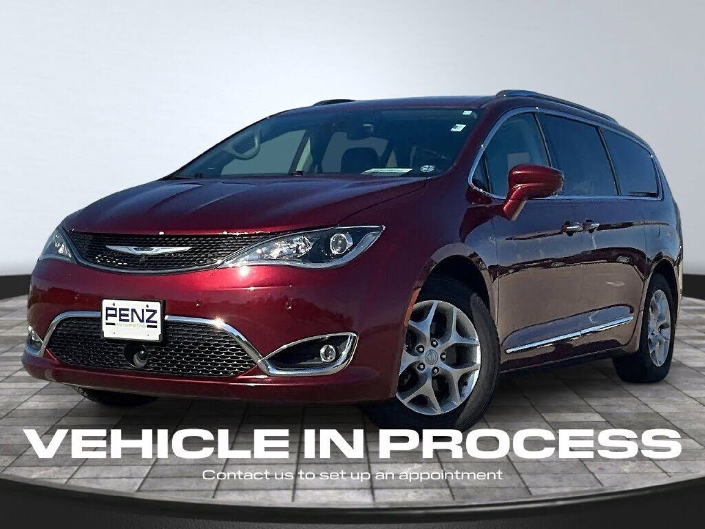 2019 CHRYSLER Pacifica