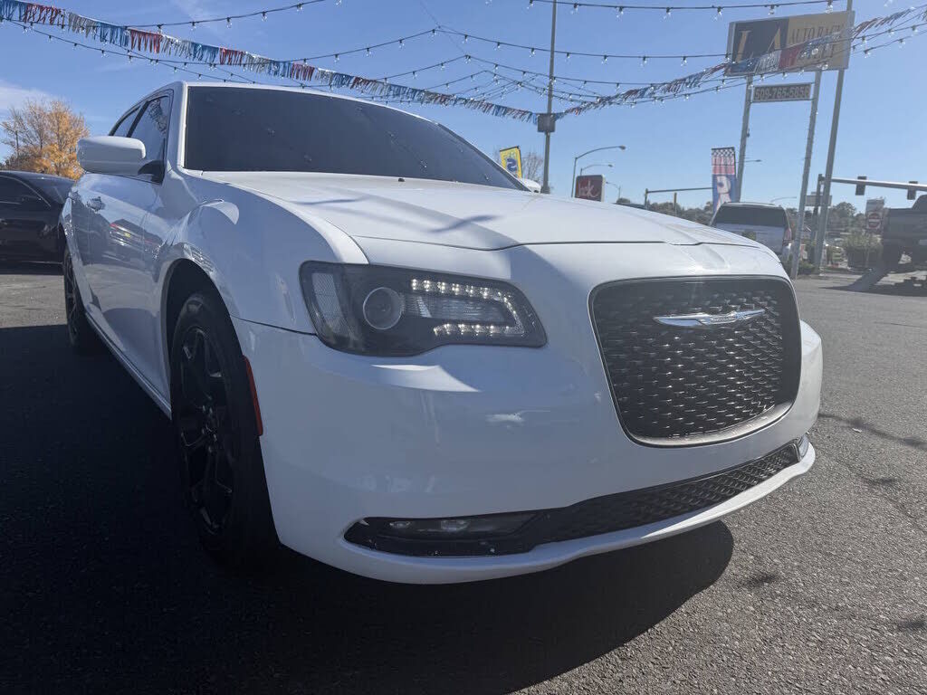 2017 CHRYSLER 300